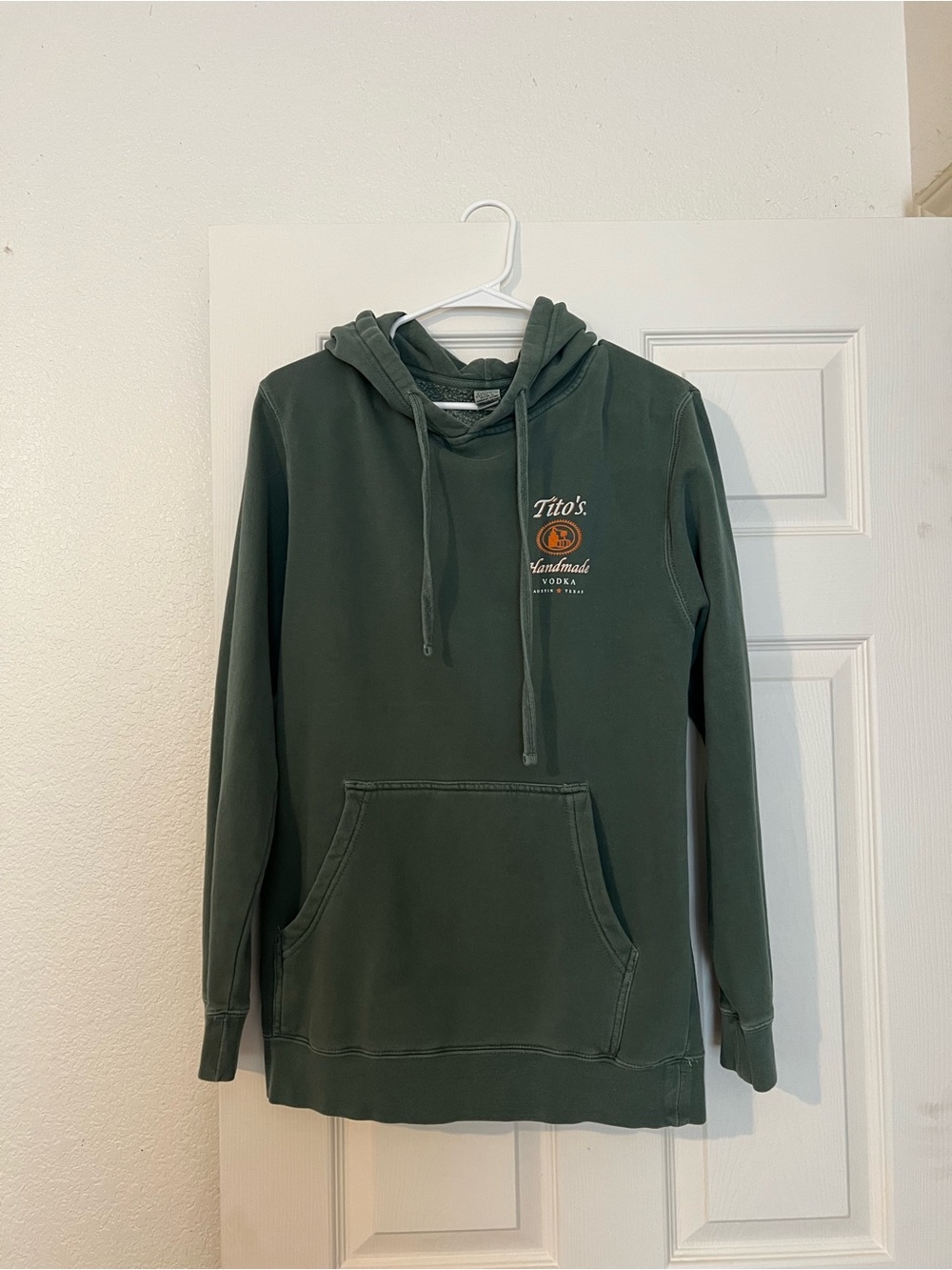 Tito’s Handmade Vodka Golf Green Pullover Hoodie - Unisex